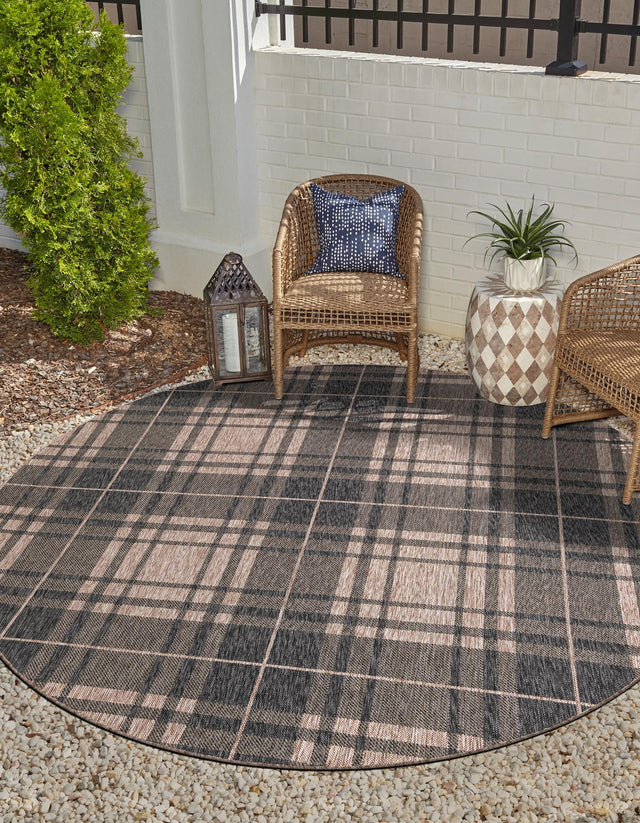 Black and Brown 7' 10 x 7' 10 Outdoor Checkered Round Area Rug Weather Resistant for Patio, Deck, Terrace, Balcony, Porch 100% Polypropylene Geometric Carpet for Sale at Rug Engine