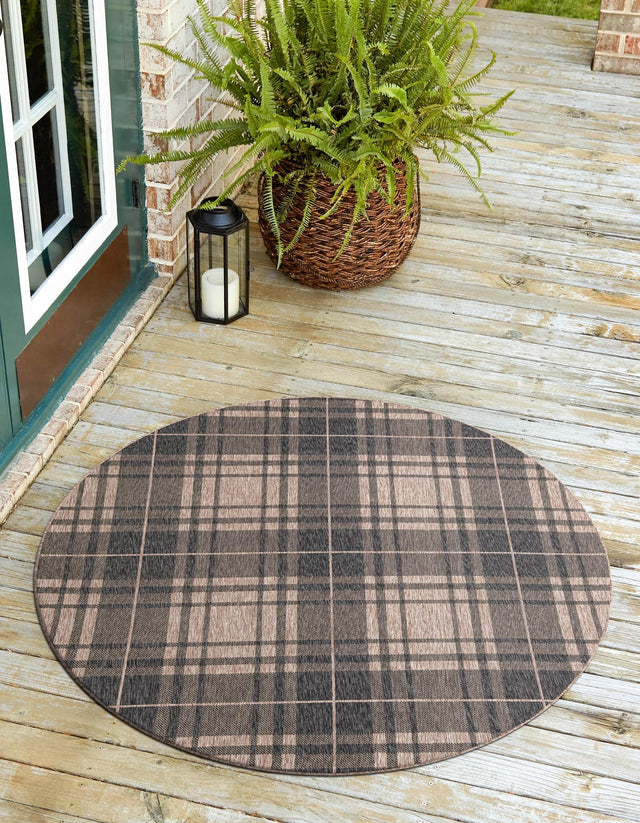 Black and Brown 7' 10 x 7' 10 Outdoor Checkered Round Area Rug Weather Resistant for Patio, Deck, Terrace, Balcony, Porch 100% Polypropylene Geometric Carpet for Sale at Rug Engine