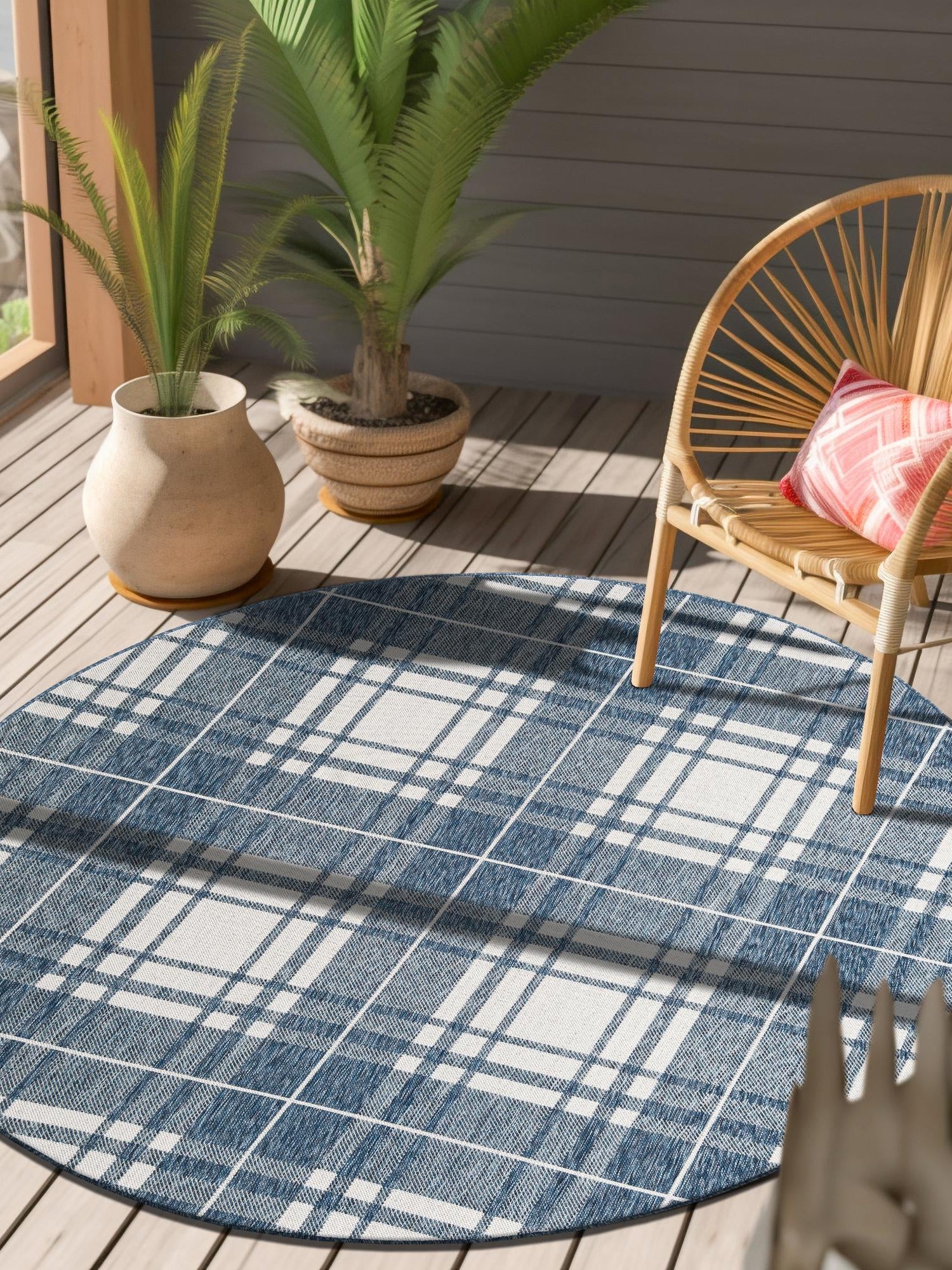 Blue 3' 1 x 3' 1 Outdoor Checkered Round Area Rug Weather Resistant for Patio, Deck, Terrace, Balcony, Porch 100% Polypropylene Geometric Carpet for Sale at Rug Engine