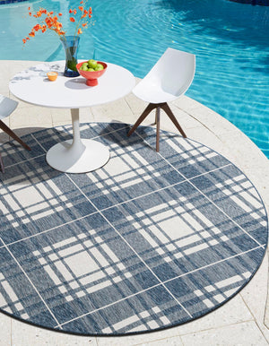 Blue 7' 10 x 7' 10 Outdoor Checkered Round Area Rug Weather Resistant for Patio, Deck, Terrace, Balcony, Porch 100% Polypropylene Geometric Carpet for Sale at Rug Engine