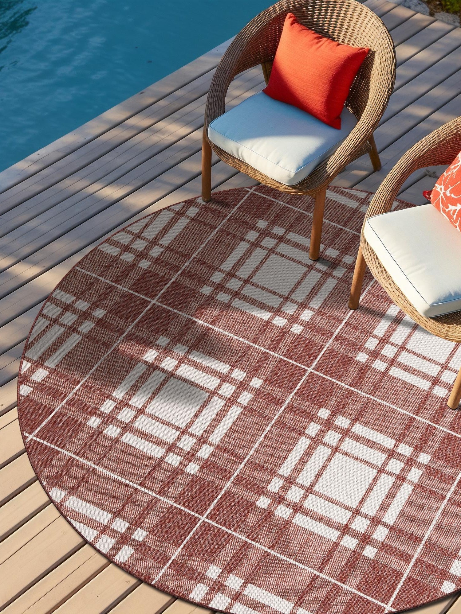 Red 6' 1 x 6' 1 Outdoor Checkered Round Area Rug Weather Resistant for Patio, Deck, Terrace, Balcony, Porch 100% Polypropylene Geometric Carpet for Sale at Rug Engine