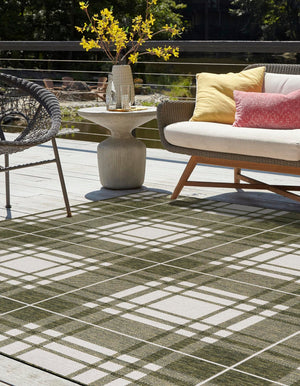 Green 7' 10 x 7' 10 Outdoor Checkered Square Area Rug Weather Resistant for Patio, Deck, Terrace, Balcony, Porch 100% Polypropylene Geometric Carpet for Sale at Rug Engine