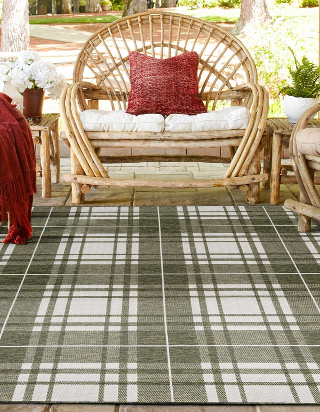 Green 7' 10 x 7' 10 Outdoor Checkered Square Area Rug Weather Resistant for Patio, Deck, Terrace, Balcony, Porch 100% Polypropylene Geometric Carpet for Sale at Rug Engine