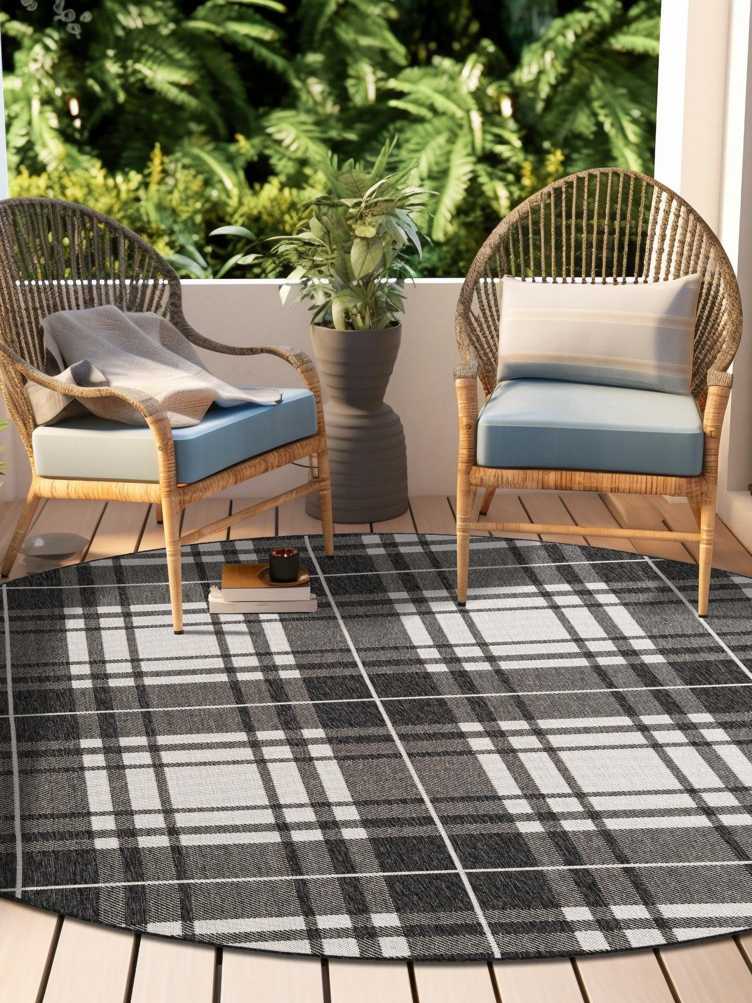 Black and White 7' 10 x 7' 10 Outdoor Checkered Round Area Rug Weather Resistant for Patio, Deck, Terrace, Balcony, Porch 100% Polypropylene Geometric Carpet for Sale at Rug Engine