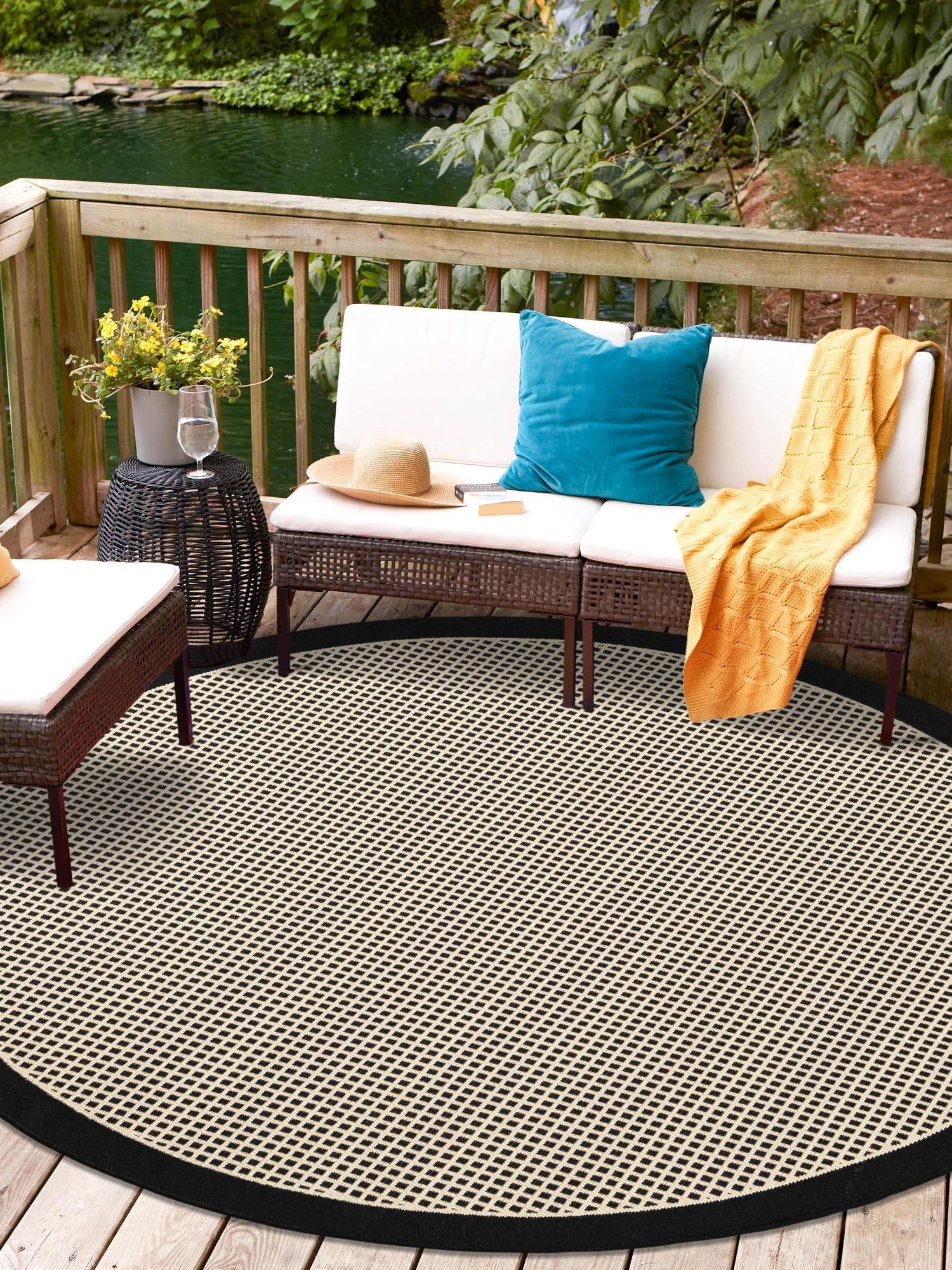 Black 7' 10 x 7' 10 Outdoor Border Round Area Rug Weather Resistant for Patio, Deck, Terrace, Balcony, Porch 100% Polypropylene Classic Bordered Carpet for Sale at Rug Engine