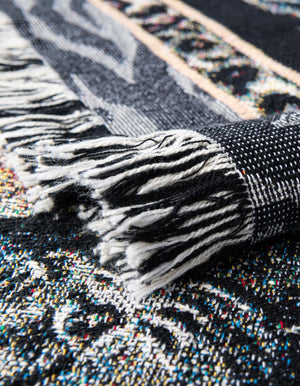 Black and White 4' 6 x 6' Throw Blanket Rectangle Rug