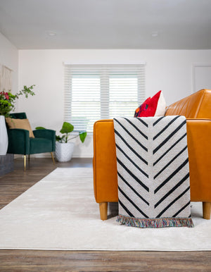 Black and White 4' 6 x 6' Throw Blanket Rectangle Rug