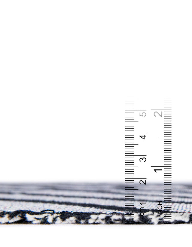 Black and White 4' 6 x 6' Throw Blanket Rectangle Rug