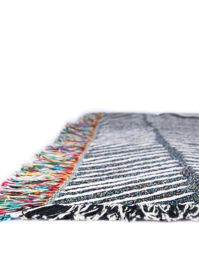 Black and White 4' 6 x 6' Throw Blanket Rectangle Rug