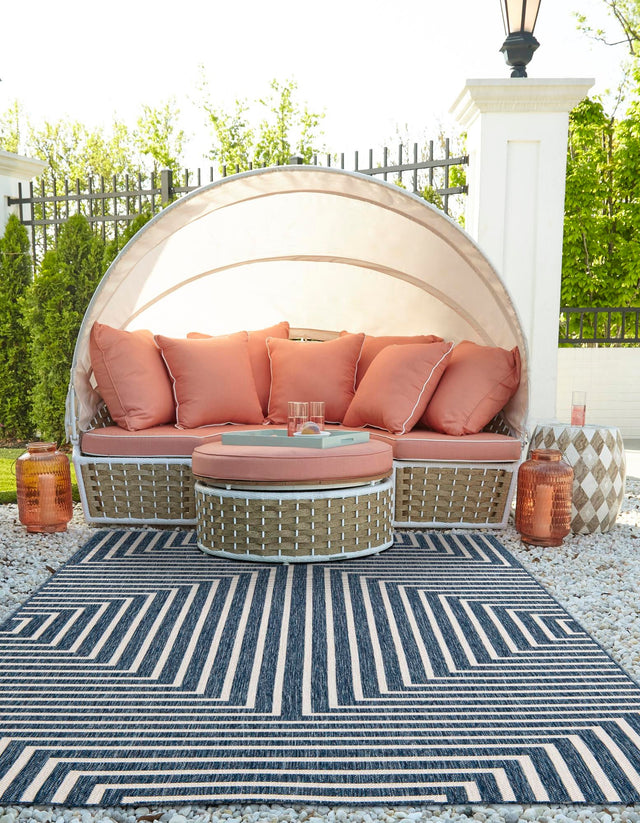 Blue 6' 1 x 9' Outdoor Modern Rectangle Rug