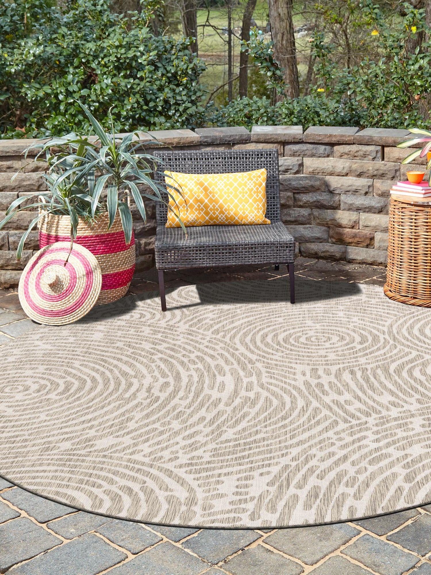 Gray 7' 10 x 7' 10 Outdoor Modern Round Area Rug Weather Resistant for Patio, Deck, Terrace, Balcony, Porch 100% Polypropylene Modern Outside Carpet for Sale at Rug Engine