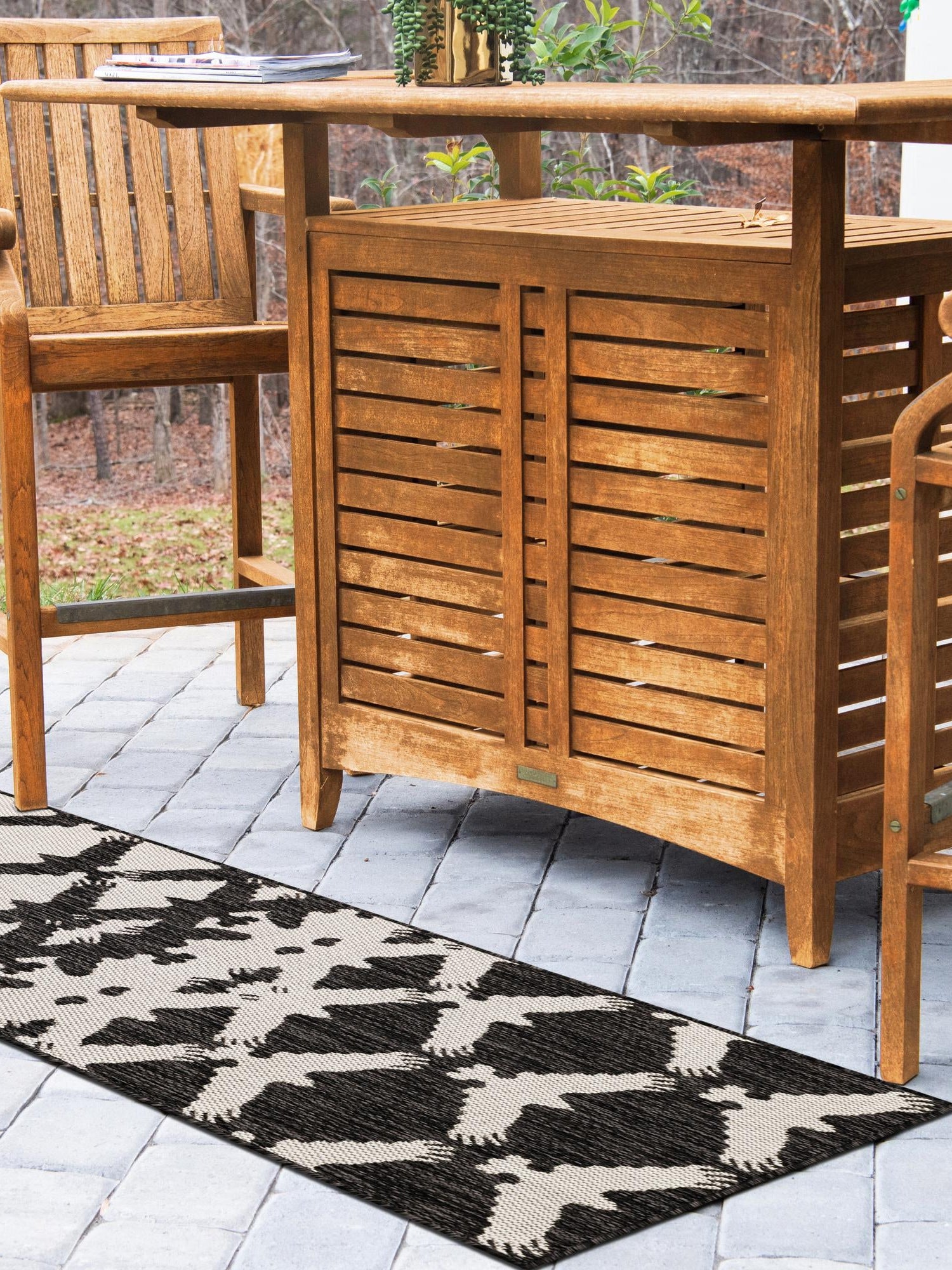 Black and White 2' x 6' 1 Outdoor Modern Runner Area Rug Weather Resistant for Patio, Deck, Terrace, Balcony, Porch 100% Polypropylene Modern Outside Carpet for Sale at Rug Engine