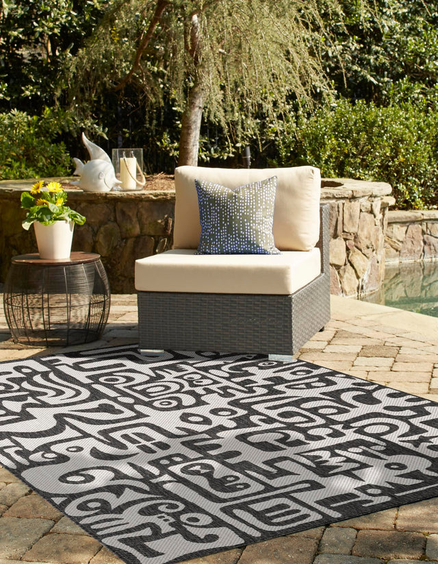 Black and White 8' x 10' Outdoor Modern Rectangle Rug