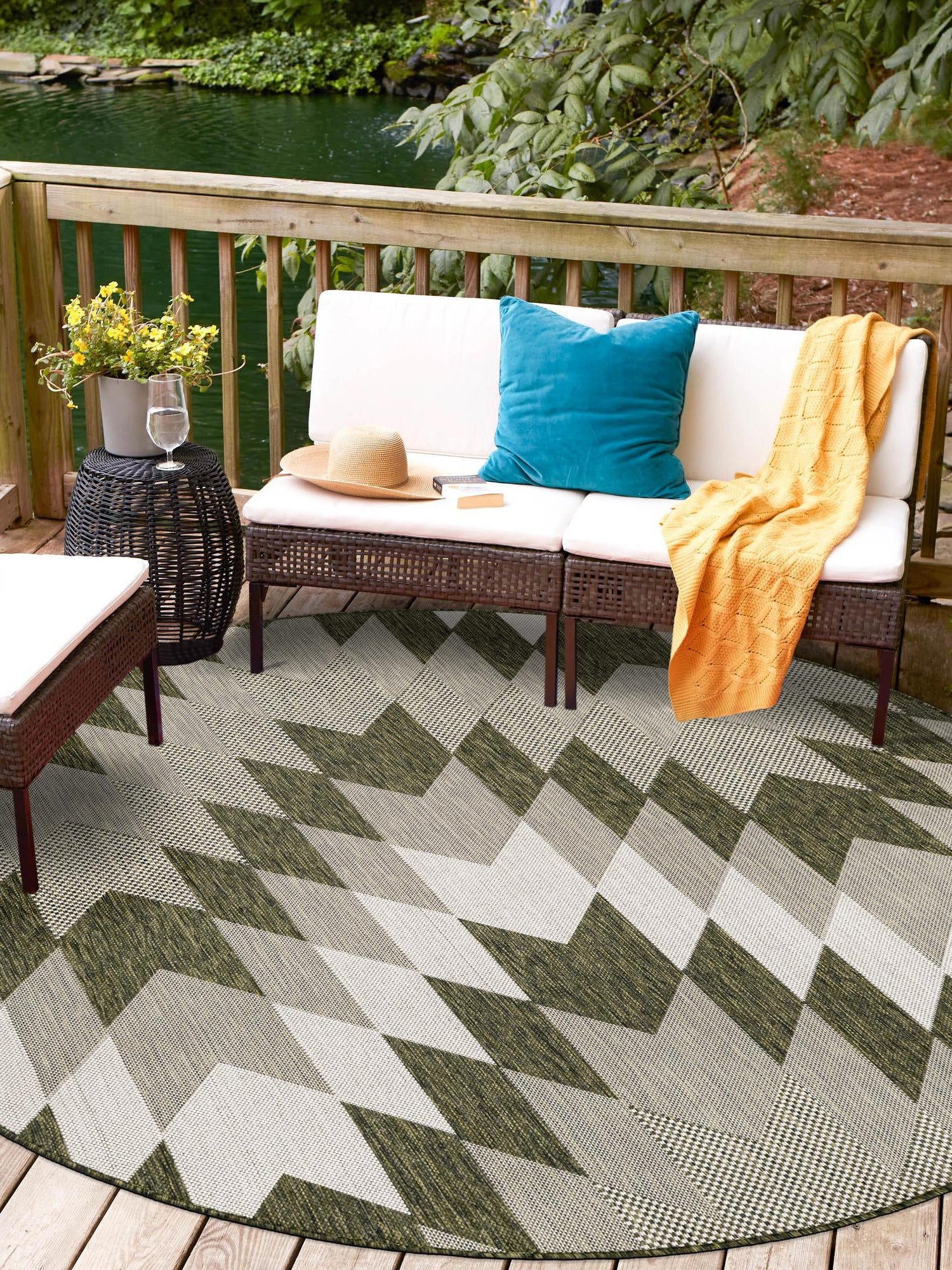 Green 7' 10 x 7' 10 Outdoor Modern Round Area Rug Weather Resistant for Patio, Deck, Terrace, Balcony, Porch 100% Polypropylene Modern Outside Carpet for Sale at Rug Engine