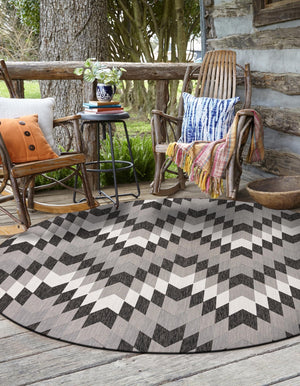 Black and White 7' 10 x 7' 10 Outdoor Modern Round Area Rug Weather Resistant for Patio, Deck, Terrace, Balcony, Porch 100% Polypropylene Modern Outside Carpet for Sale at Rug Engine