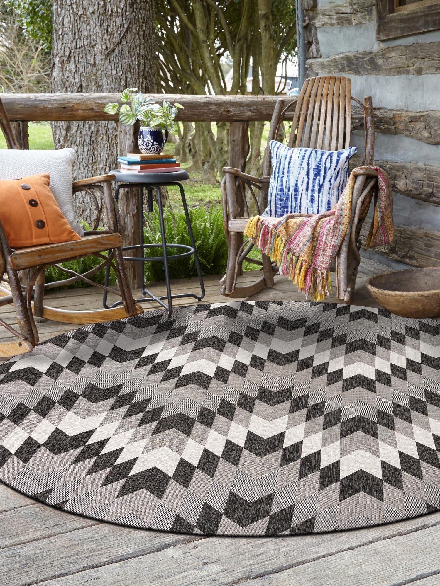 Black and White 12' x 12' Outdoor Modern Round Area Rug Weather Resistant for Patio, Deck, Terrace, Balcony, Porch 100% Polypropylene Modern Outside Carpet for Sale at Rug Engine