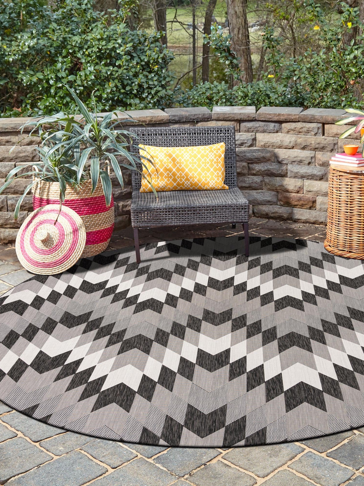 Black and White 6' 1 x 6' 1 Outdoor Modern Round Area Rug Weather Resistant for Patio, Deck, Terrace, Balcony, Porch 100% Polypropylene Modern Outside Carpet for Sale at Rug Engine