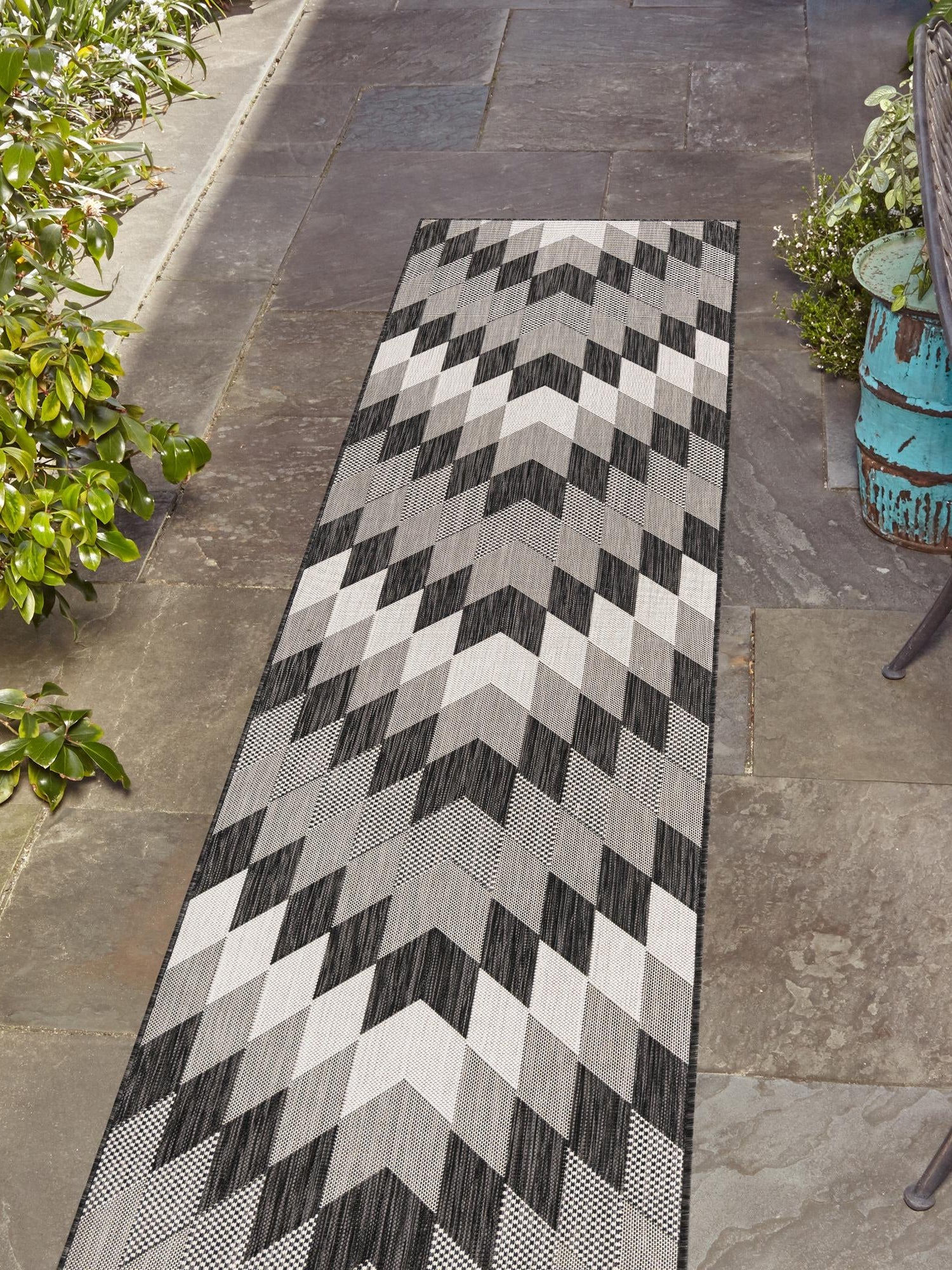 Black and White 2' x 6' 1 Outdoor Modern Runner Area Rug Weather Resistant for Patio, Deck, Terrace, Balcony, Porch 100% Polypropylene Modern Outside Carpet for Sale at Rug Engine