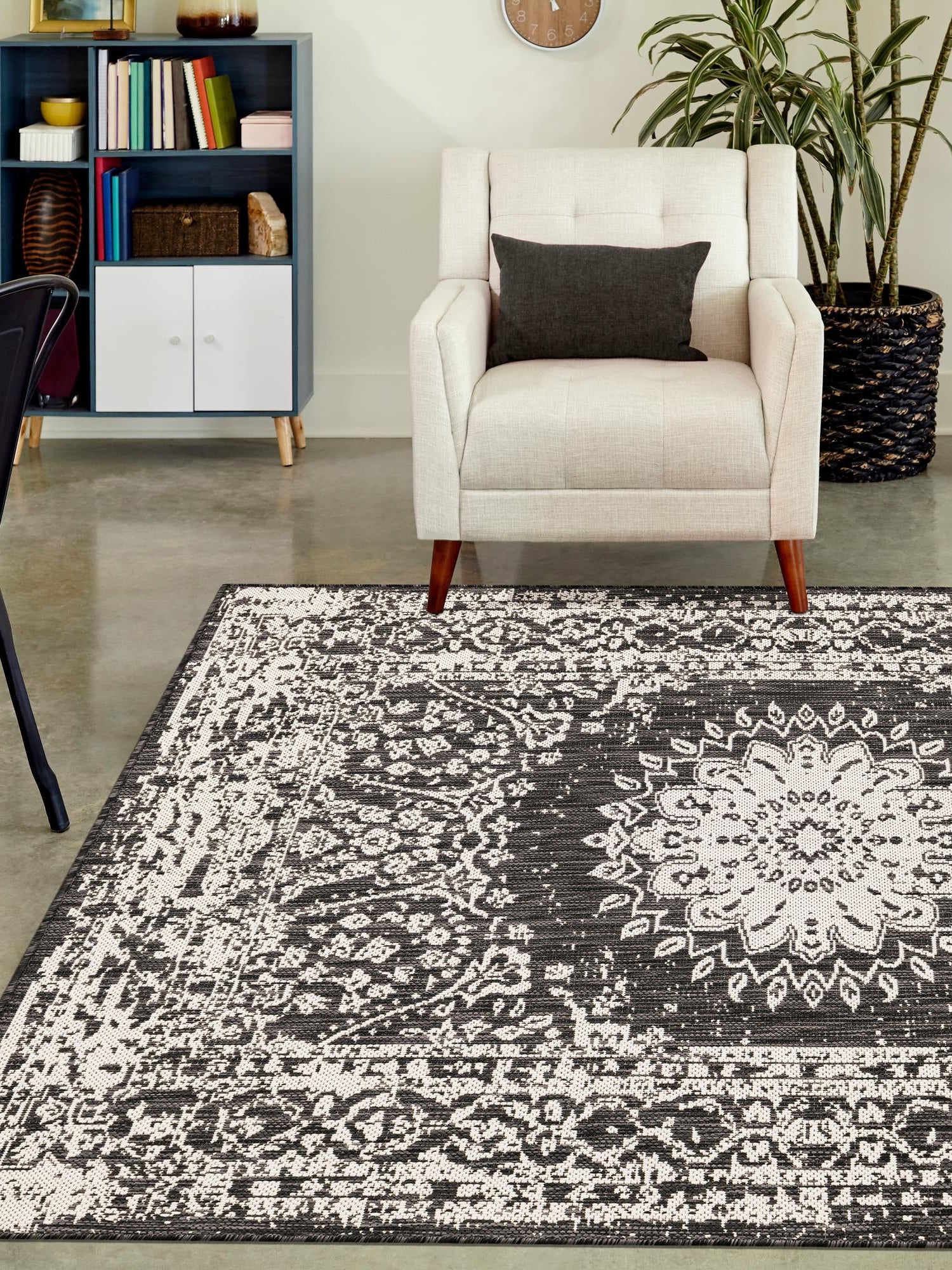 Black and White 9' x 12' Outdoor Traditional Rectangle Area Rug Weather Resistant for Patio, Deck, Terrace, Balcony, Porch Classical Design Outside Carpet for Sale at Rug Engine