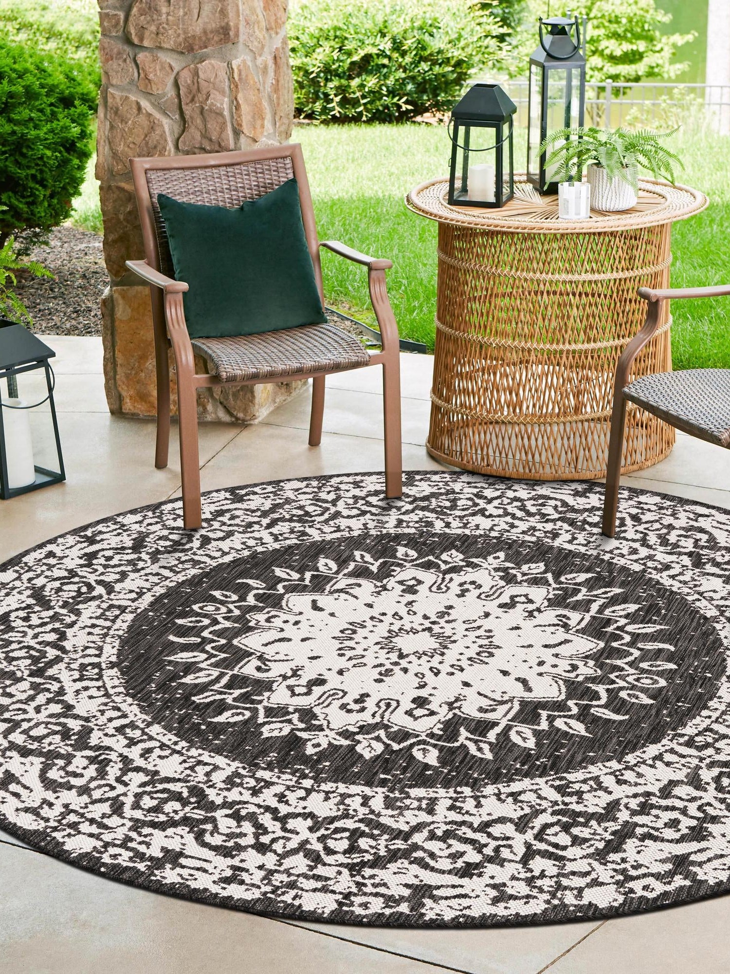 Black and White 3' 1 x 3' 1 Outdoor Traditional Round Area Rug Weather Resistant for Patio, Deck, Terrace, Balcony, Porch Classical Design Outside Carpet for Sale at Rug Engine