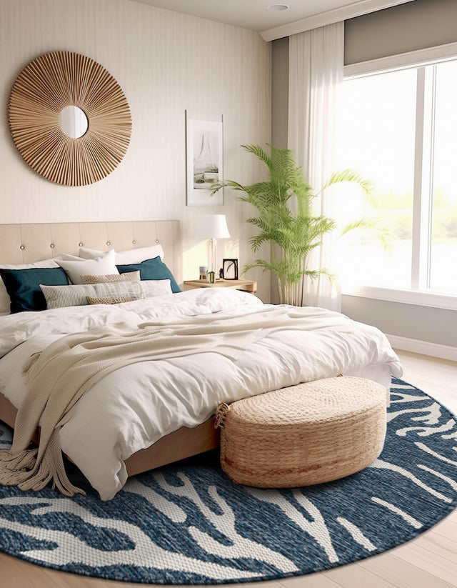 Blue 8' x 8' Outdoor Coastal Round Rug
