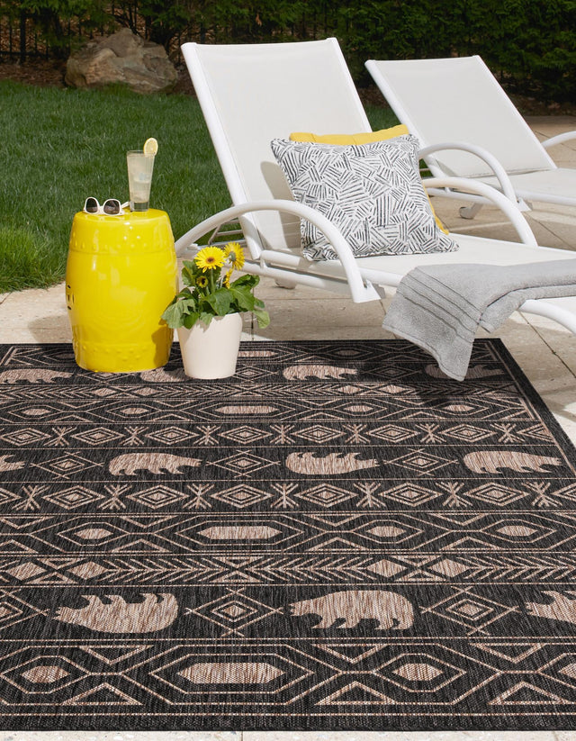 Black 6' 1 x 9' Outdoor Southwestern Rectangle Rug