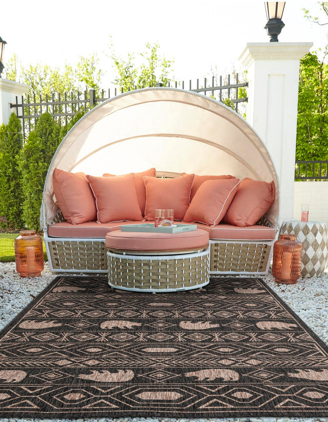 Black 6' 1 x 9' Outdoor Southwestern Rectangle Rug
