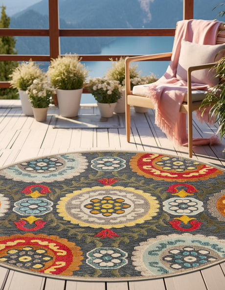 Gray 7' 10 x 7' 10 Outdoor Casablanca Round Area Rug Weather Resistant for Patio, Deck, Terrace, Balcony, Porch Polypropylene Vivid Colorful Modern Carpet for Sale at Rug Engine