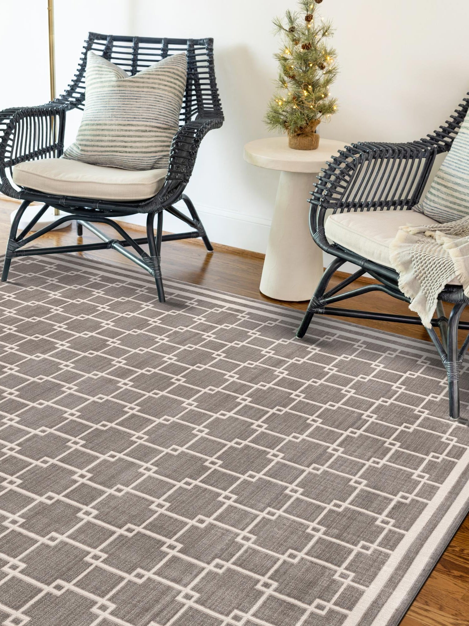 Gray 2' x 3' 1 Jill Zarin Uptown Rectangle Area Rug 70% Polypropylene & 30% Polyester  Contemporary Carpet for Living, Dining, Office, Bedroom for Sale at Rug Engine