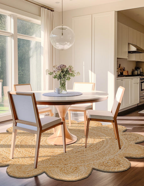 Natural 5' 1 x 5' 1 Scallop Braided Jute Round Area Rug