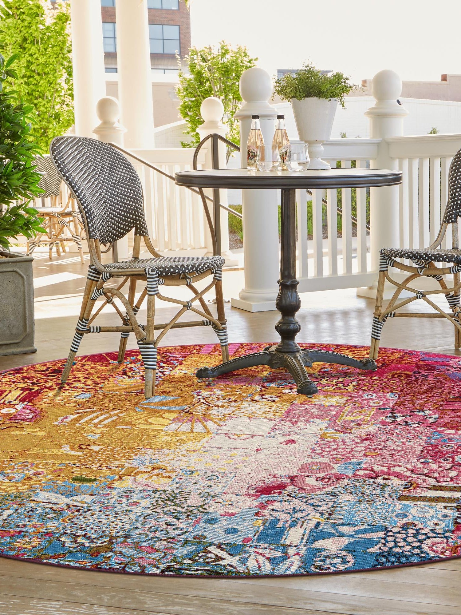 Multicolor 8' x 8' Outdoor Modern Round Area Rug Weather Resistant for Patio, Deck, Terrace, Balcony, Porch 100% Polypropylene Modern Outside Carpet for Sale at Rug Engine