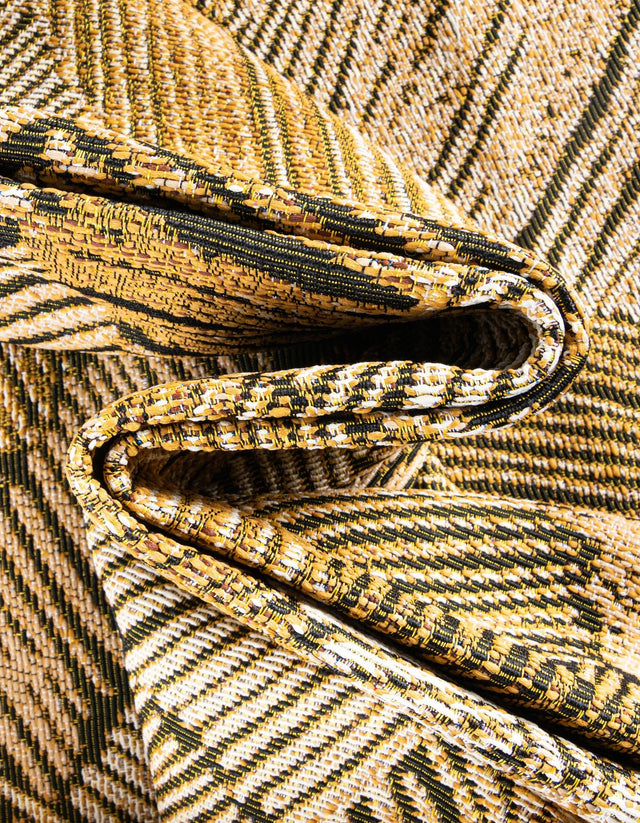 Brown and Beige 2' x 3' 1 Outdoor Botanical Rectangle Rug