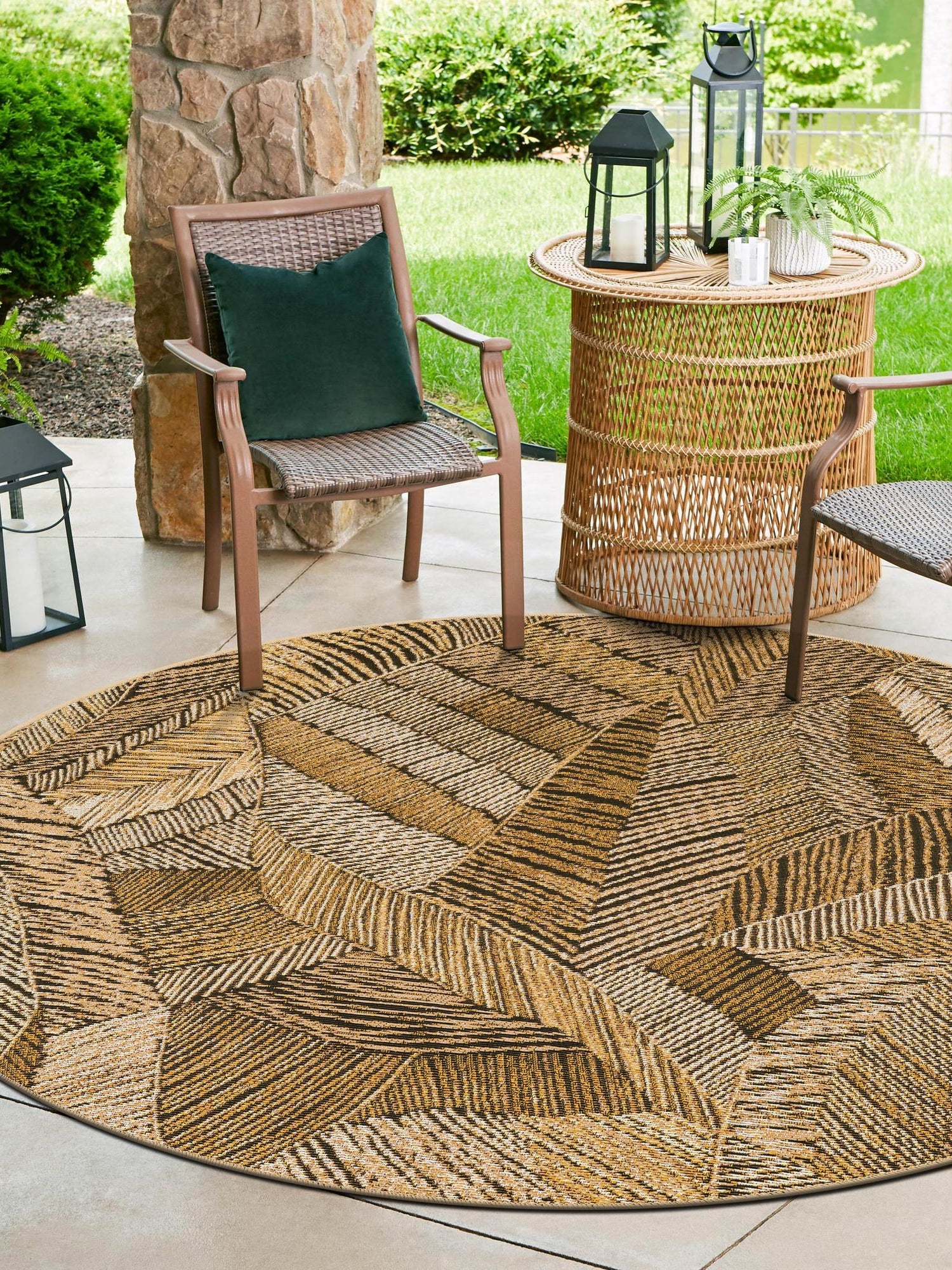 Brown and Beige 4' 1 x 4' 1 Outdoor Botanical Round Area Rug Weather Resistant for Patio, Deck, Terrace, Balcony, Porch