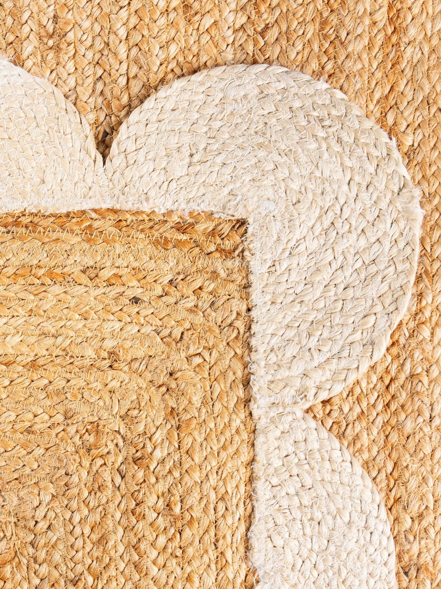 Natural and Ivory 4' 1 x 6' 1 Scallop Braided Jute Rectangle Area Rug