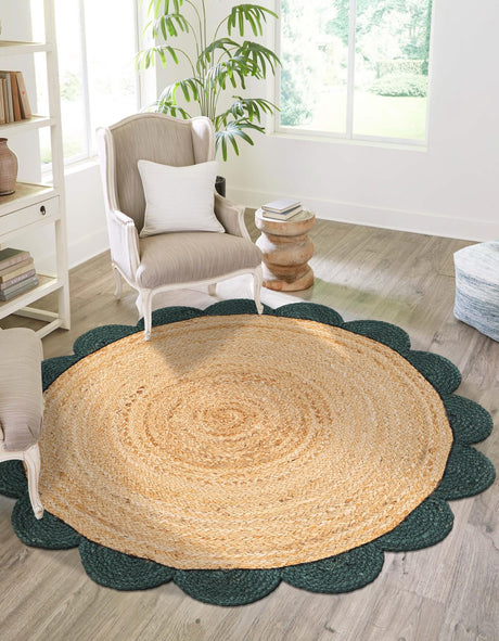 Natural and Green 3' 1 x 3' 1 Scallop Braided Jute Round Rug
