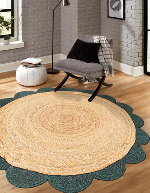 Natural and Green 3' 1 x 3' 1 Scallop Braided Jute Round Rug
