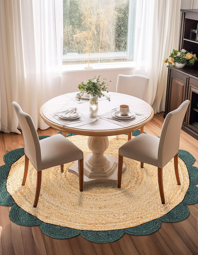 Natural and Green 4' 1 x 4' 1 Scallop Braided Jute Round Rug