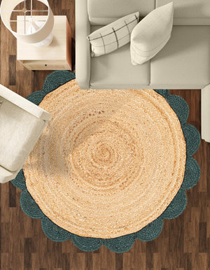 Natural and Green 3' 1 x 3' 1 Scallop Braided Jute Round Rug