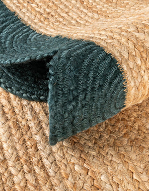 Natural and Green 4' 1 x 6' 1 Scallop Braided Jute Rectangle Rug
