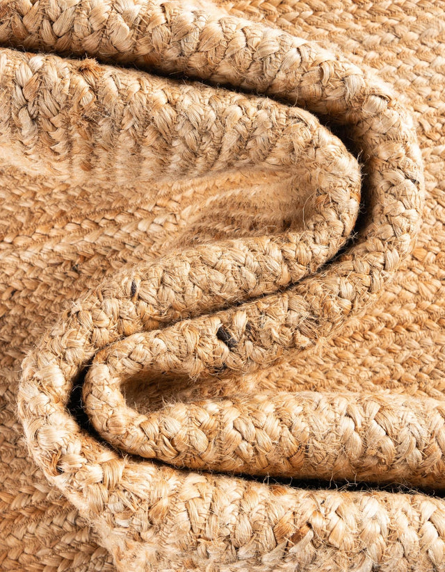 Natural and Green 3' 1 x 5' 1 Scallop Braided Jute Rectangle Rug