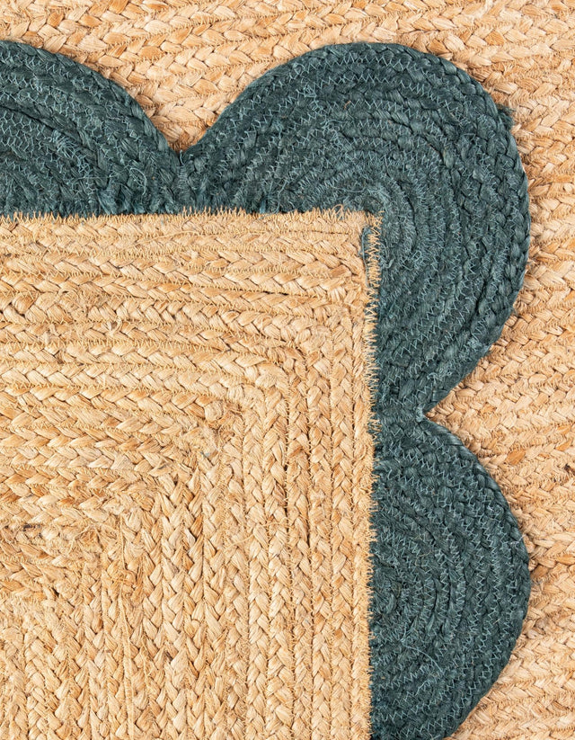 Natural and Green 4' 1 x 6' 1 Scallop Braided Jute Rectangle Rug