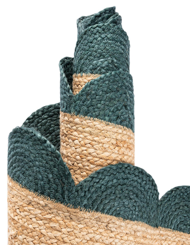 Natural and Green 4' 1 x 6' 1 Scallop Braided Jute Rectangle Rug