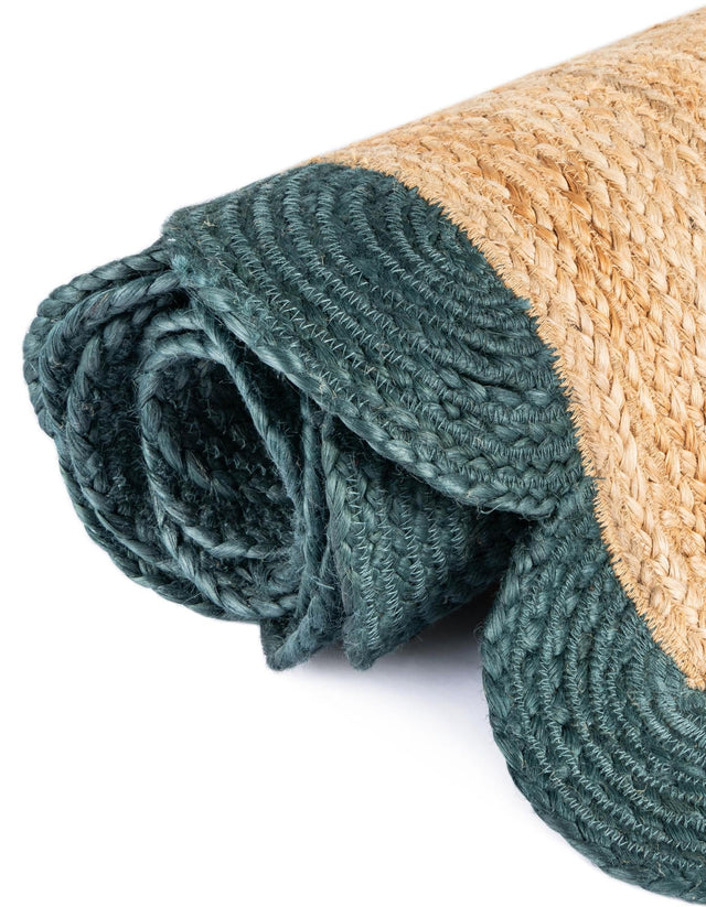 Natural and Green 4' 1 x 6' 1 Scallop Braided Jute Rectangle Rug