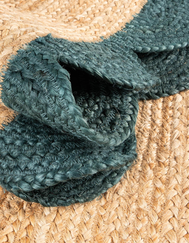 Natural and Green 4' 1 x 6' 1 Scallop Braided Jute Rectangle Rug
