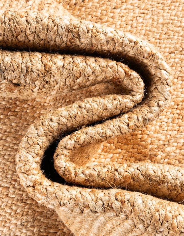 Natural and Terracotta 2' x 6' 1 Scallop Braided Jute Runner Rug
