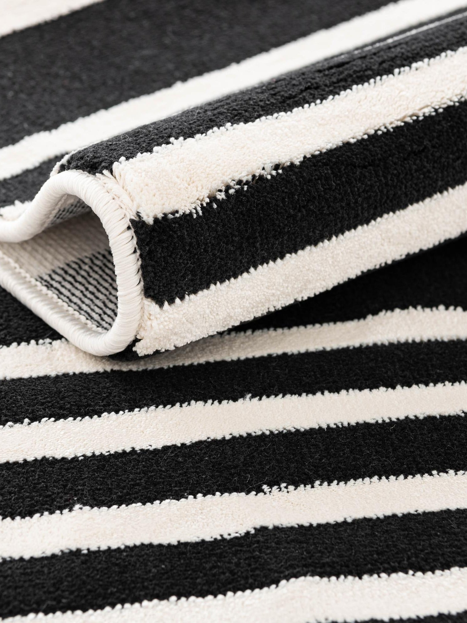 Black and White 2' 7 x 12' Milano Runner Area Rug 100% Polyester with Cotton Backing Modern Contemporary Carpet for Home Decor Interior Design for Sale at Rug Engine