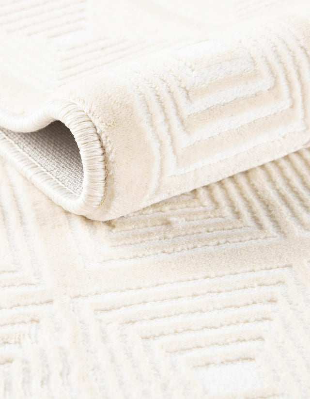 Ivory White 4' 1 x 6' 1 Aakaar Rectangle Area Rug 85% Polypropylene & 15% Chenille Living Room Bedroom Carpet for Sale at Rug Engine