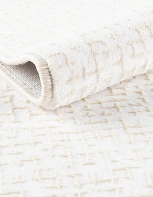 Ivory White 4' 1 x 6' 1 Aakaar Rectangle Area Rug 85% Polypropylene & 15% Chenille Living Room Bedroom Carpet for Sale at Rug Engine