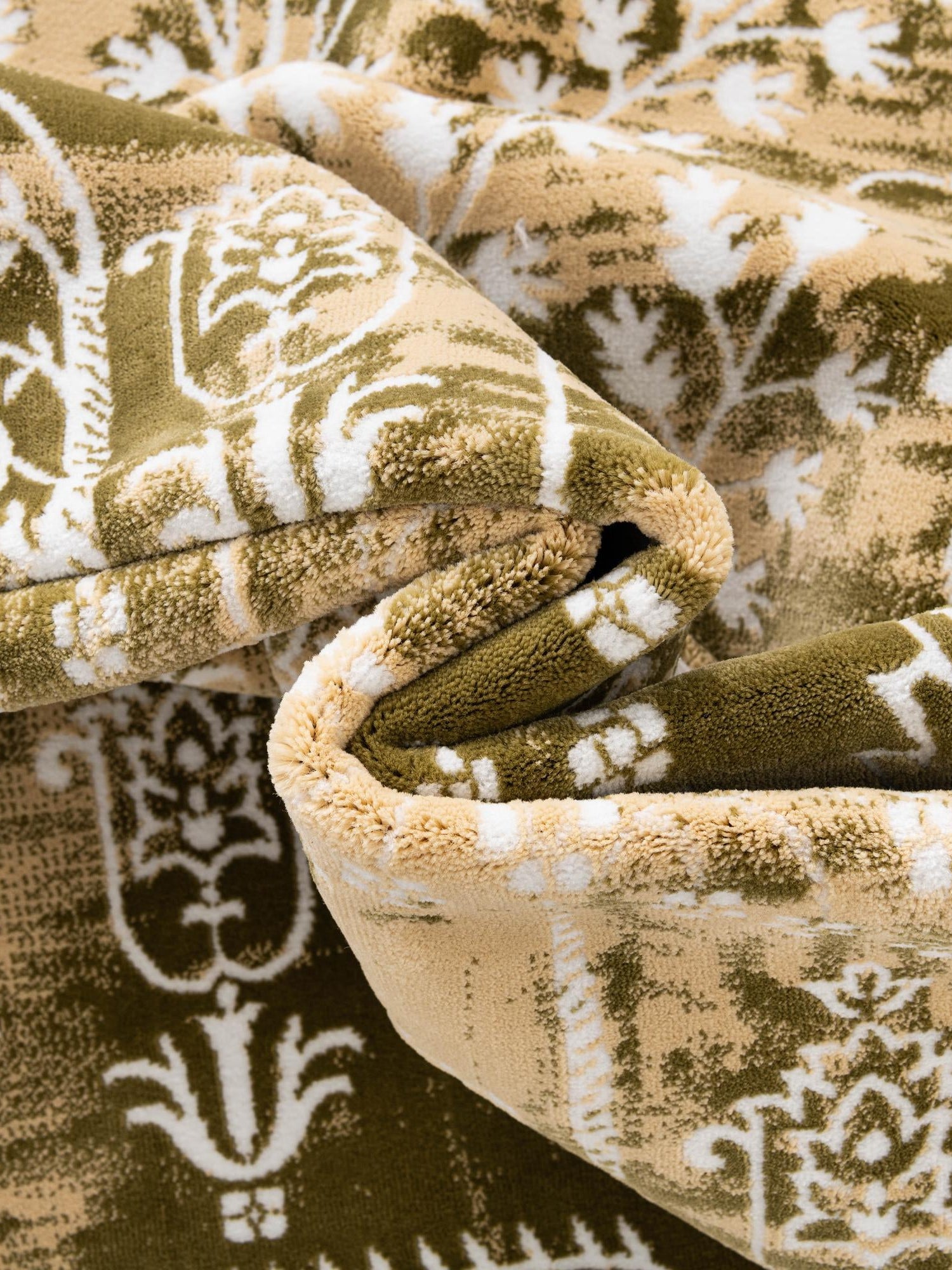 Green and Beige 7' 10 x 10' Narenj Rectangle Area Rug 85% Polypropylene & 15% Polyester Traditional Classic Carpet for Living, Dining, Bedrooms, Office for Sale at Rug Engine